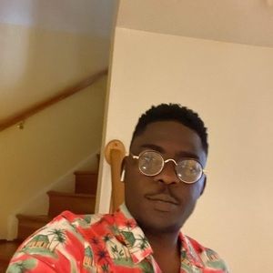 Meet your Posher, Tunde